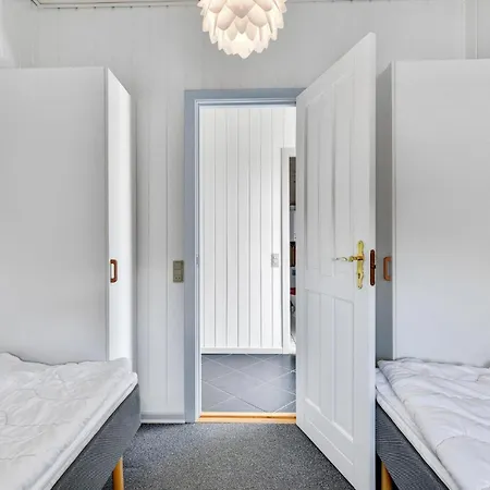3 Bedroom Nice Home In Ringkobing Semesterbostad Ringkøbing