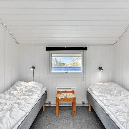 3 Bedroom Nice Home In Ringkobing Semesterbostad *