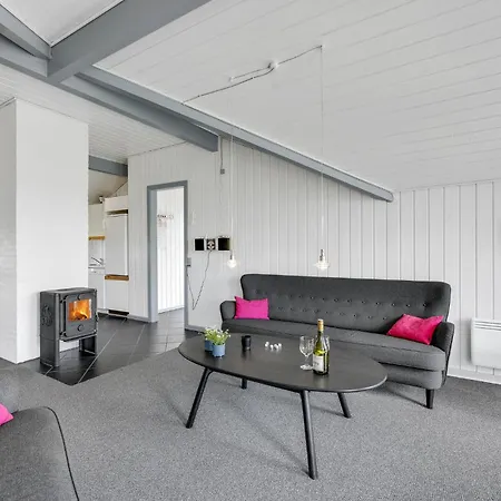 3 Bedroom Nice Home In Ringkobing Ringkøbing